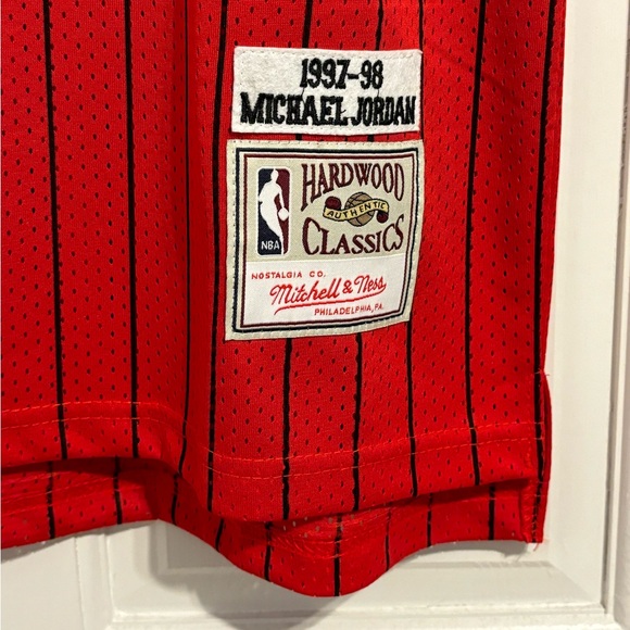 MITCHELL & NESS NBA Chicago Bulls 1997/98 Michael Jordan Jersey Size XL Red - Picture 5 of 8